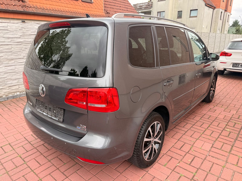 Volkswagen Touran 2.0 TDi Comfortline 7-SITZER+AUT+NAVI+XEN — photo 4