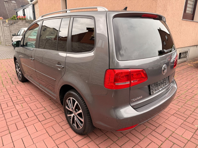 Volkswagen Touran 2.0 TDi Comfortline 7-SITZER+AUT+NAVI+XEN — photo 6
