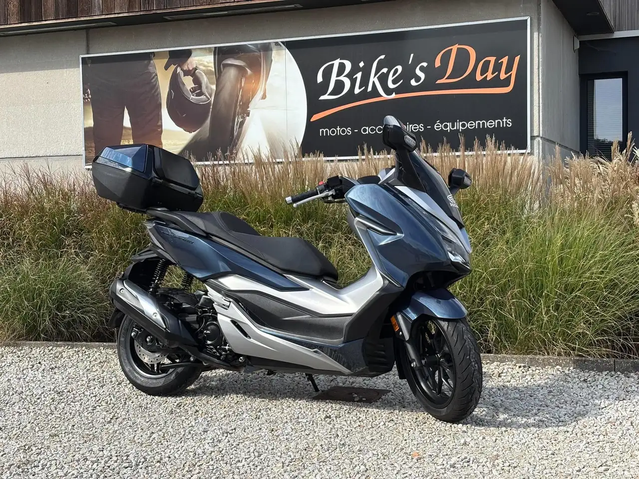 Honda Forza 300