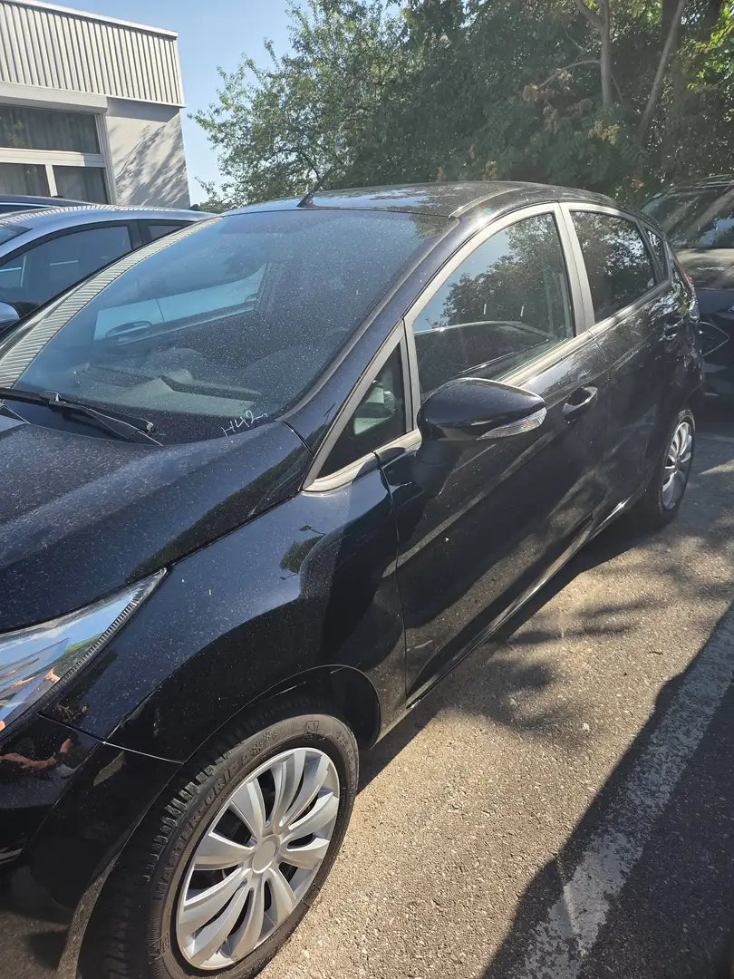 Ford Fiesta Celebration Schwarz - 2