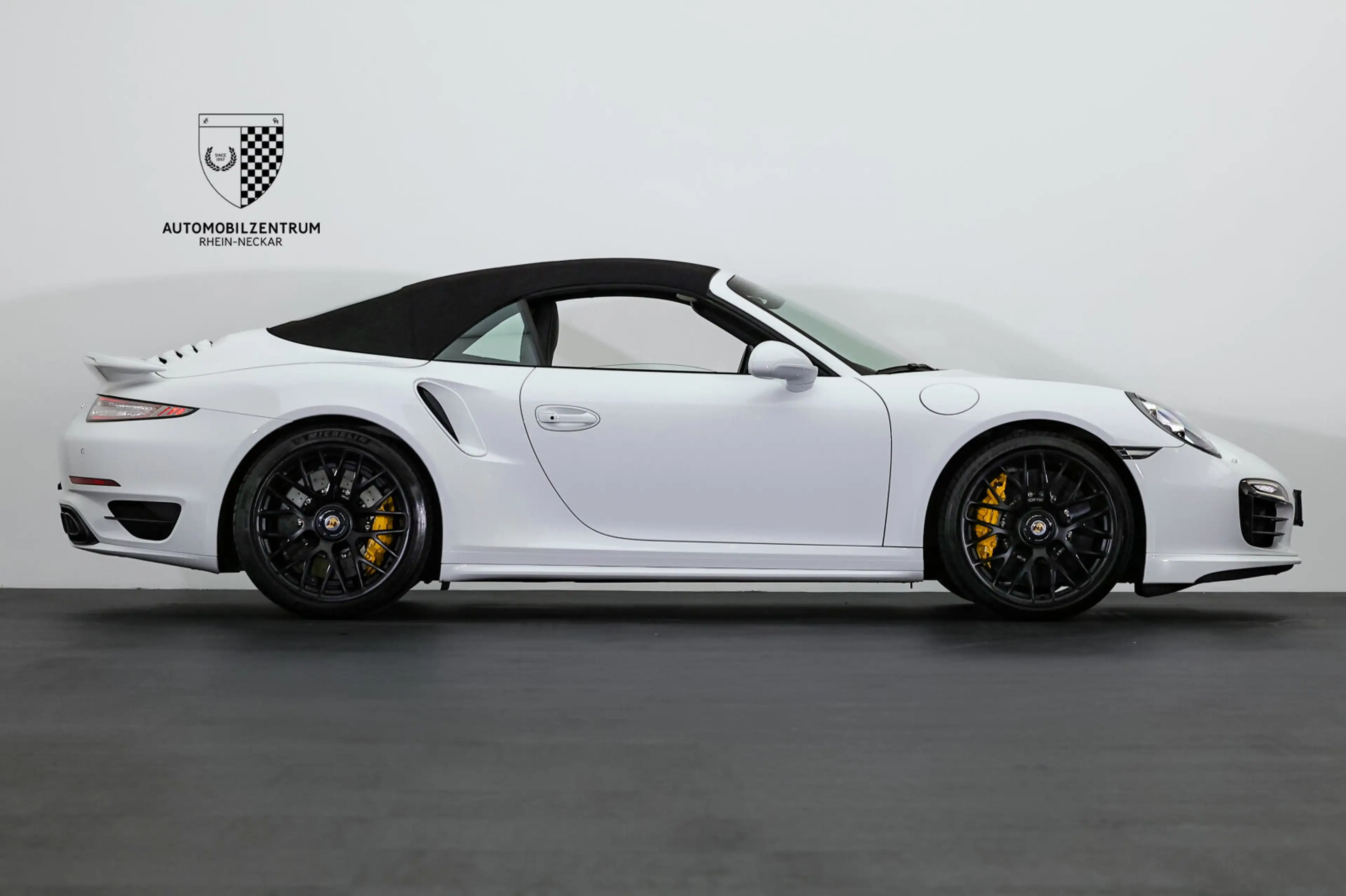 Porsche 911 911 Turbo S Cabriolet Carbon/Burmester/Sportsitz — photo 8