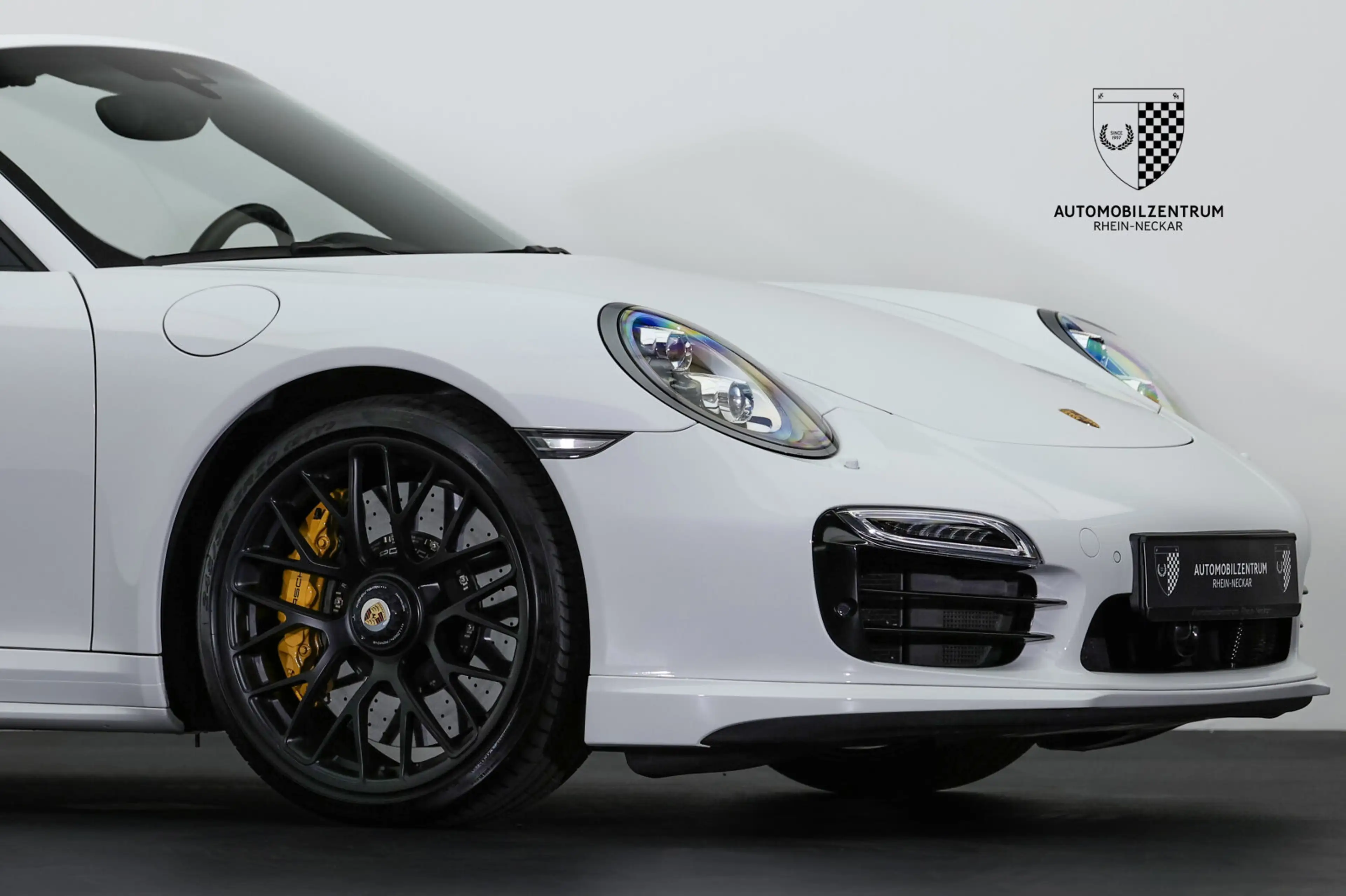 Porsche 911 911 Turbo S Cabriolet Carbon/Burmester/Sportsitz — photo 9