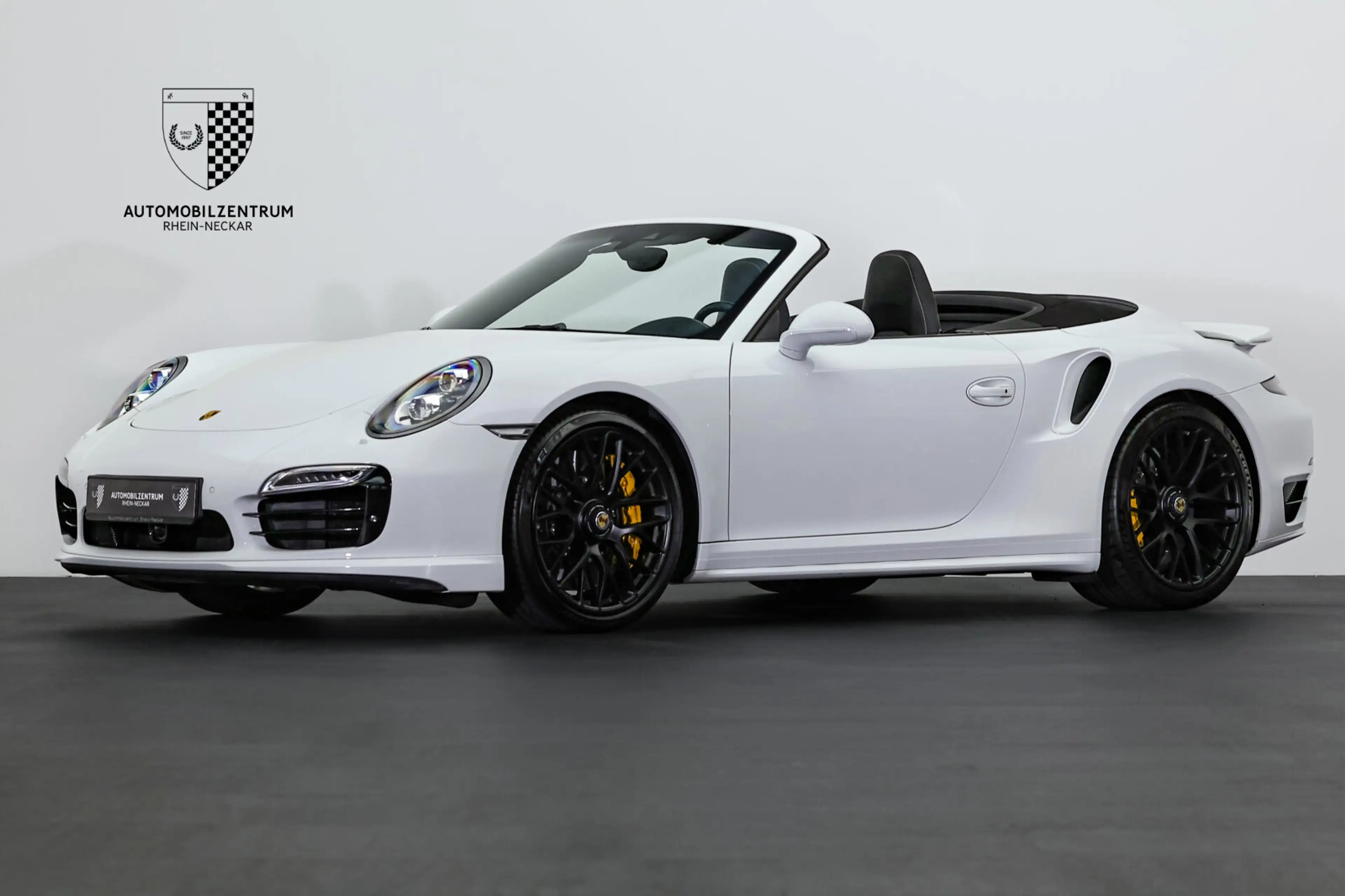 Porsche 911 911 Turbo S Cabriolet Carbon/Burmester/Sportsitz — photo 3