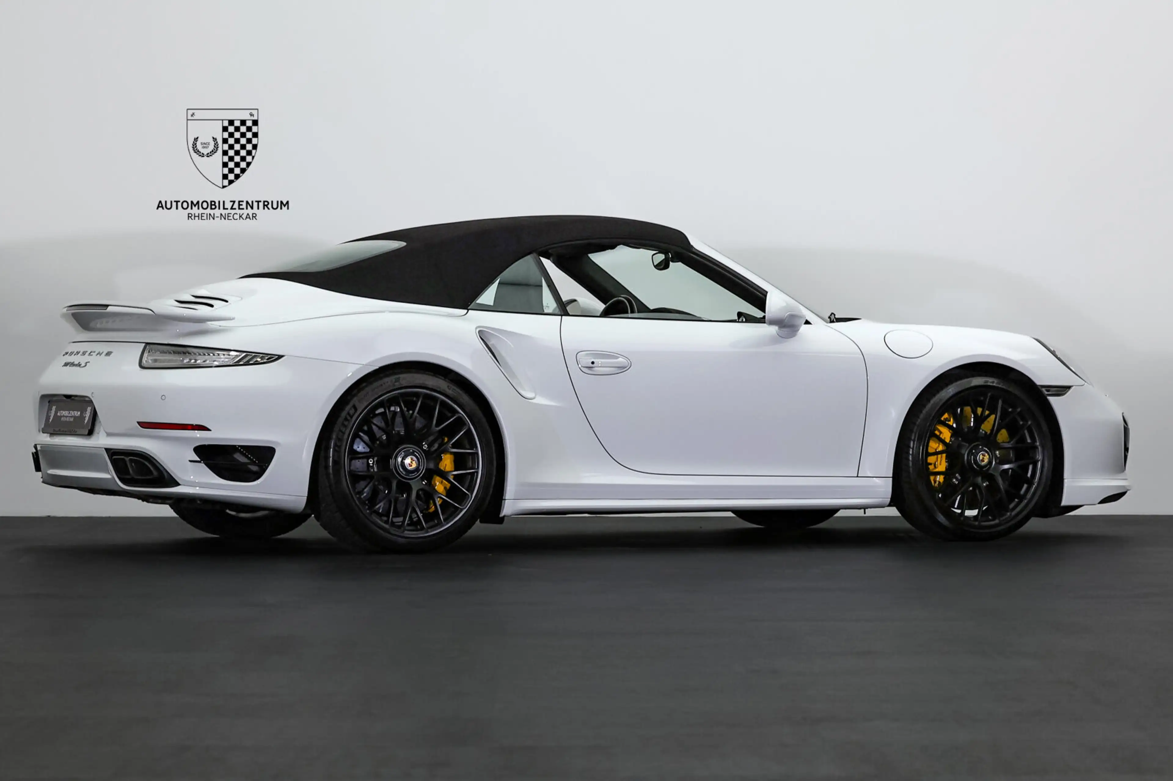 Porsche 911 911 Turbo S Cabriolet Carbon/Burmester/Sportsitz — photo 7