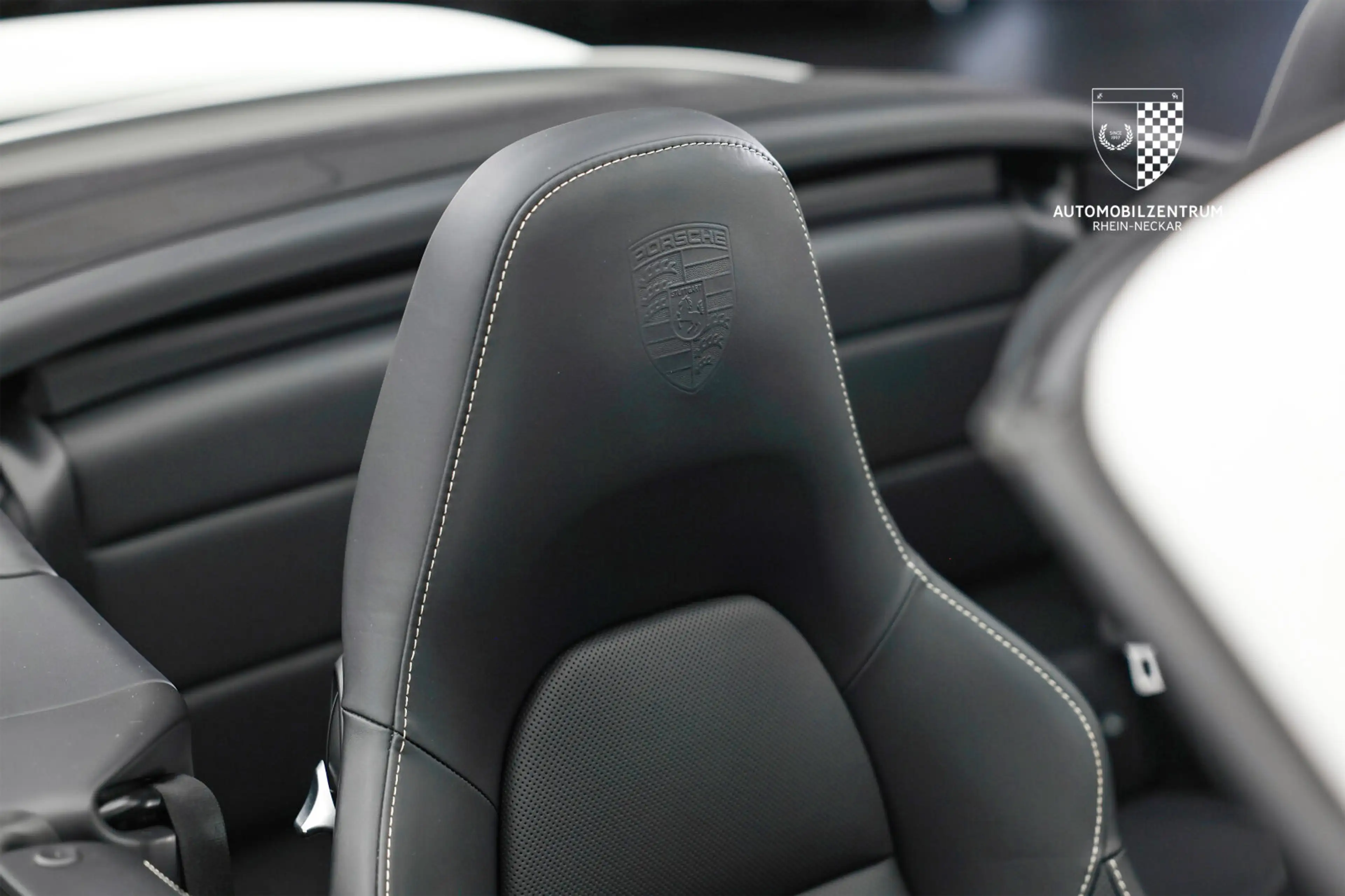 Porsche 911 911 Turbo S Cabriolet Carbon/Burmester/Sportsitz — photo 15