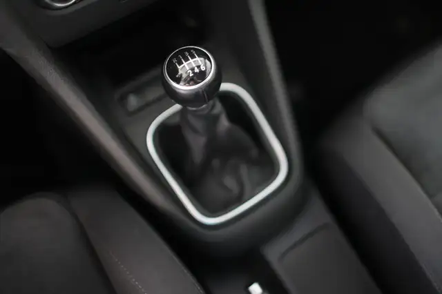 Volkswagen Golf view 12