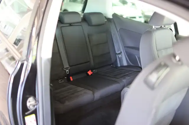 Volkswagen Golf view 11
