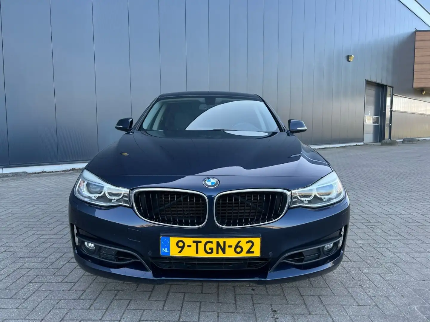 BMW 320 3-serie Gran Turismo 320i High Executive Blauw - 2