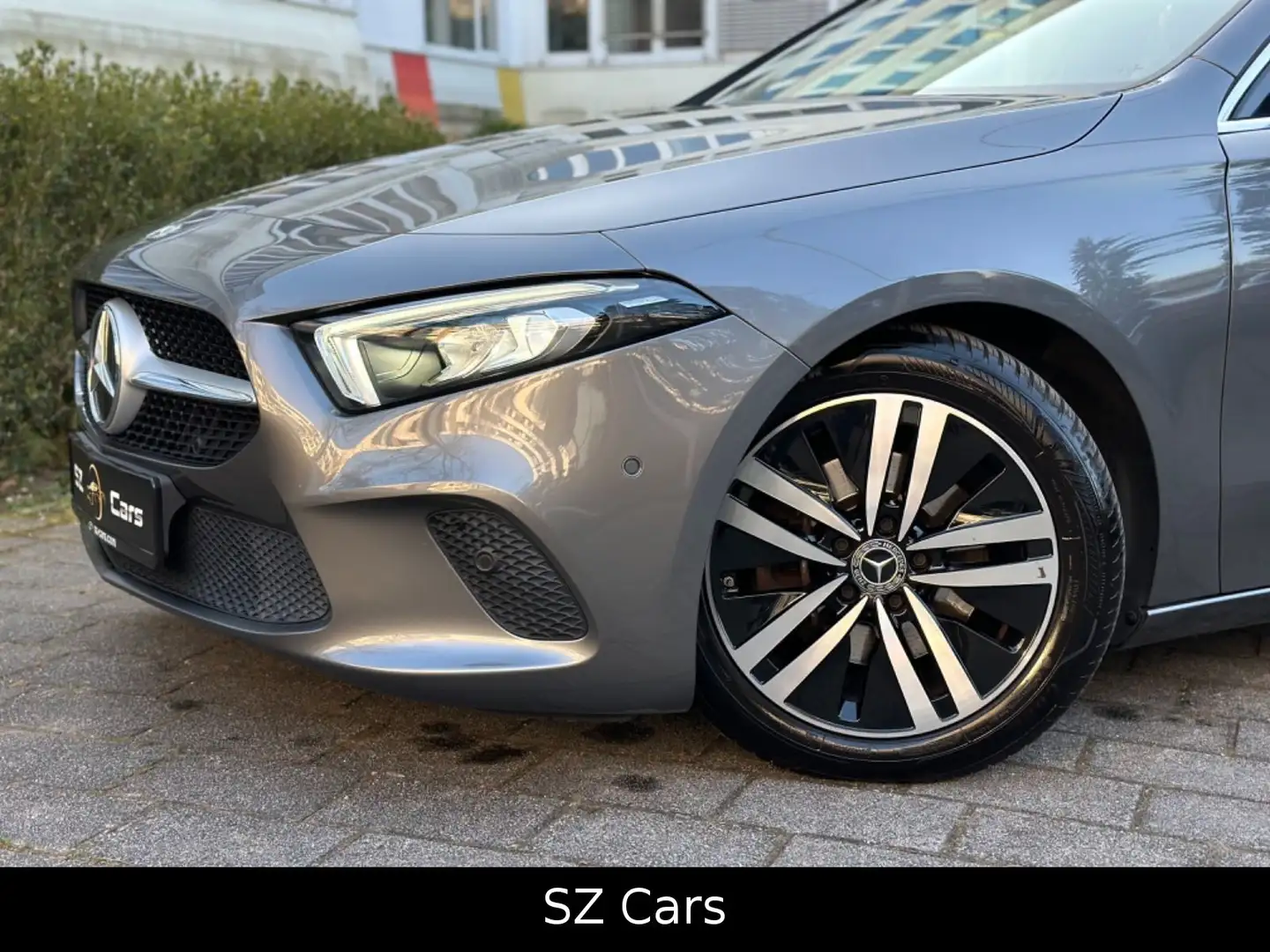 Mercedes-Benz A 200 *KAM*NAVI*Teilleder*LED* Grijs - 2