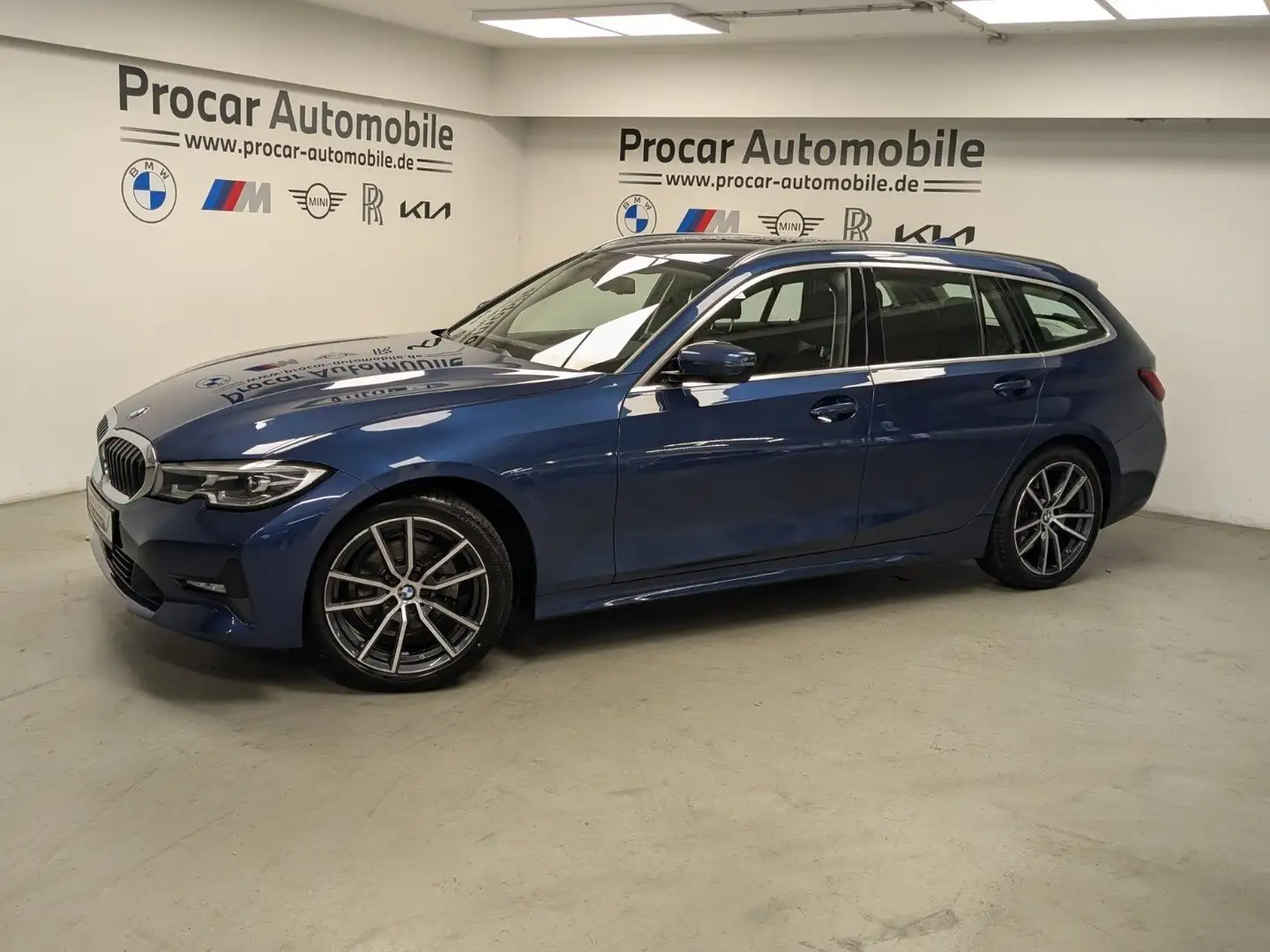 BMW 320 d Touring AHK ACC HiFi DA PDC DAB LED Blauw - 2