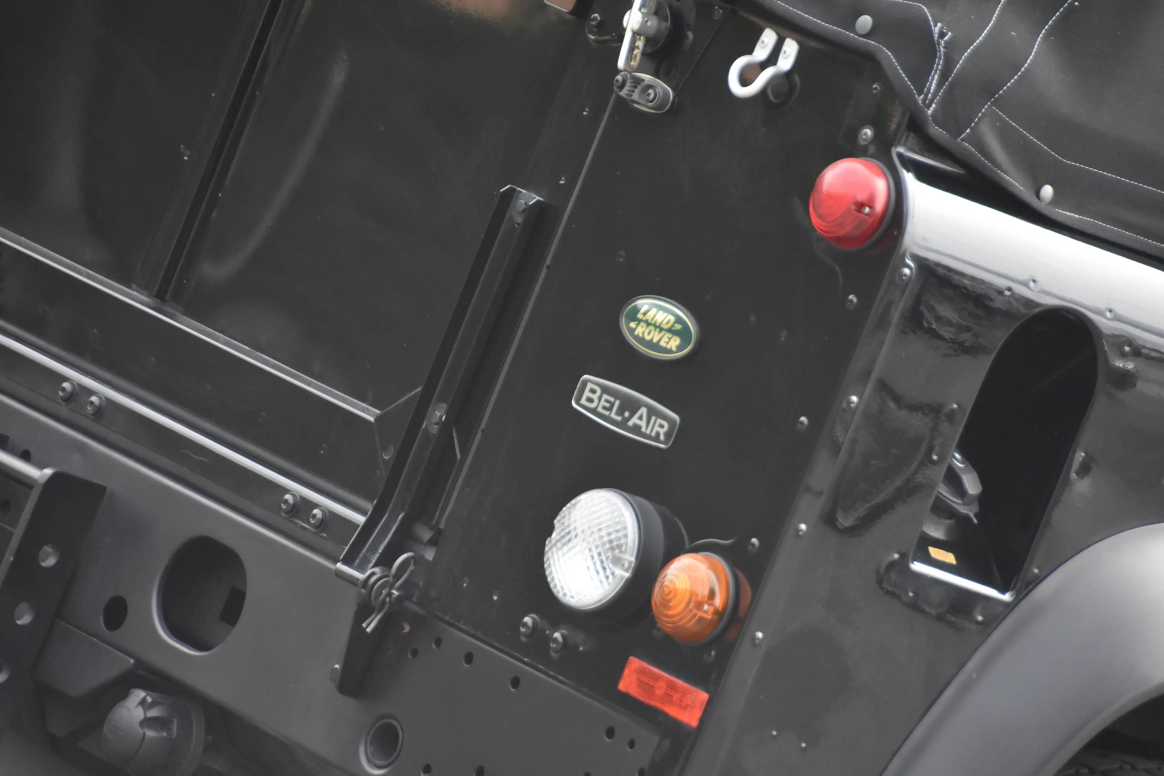 Land Rover Defender 90 TD5 Cabrio " BEL AIR " – 1 VAN 75 — photo 7