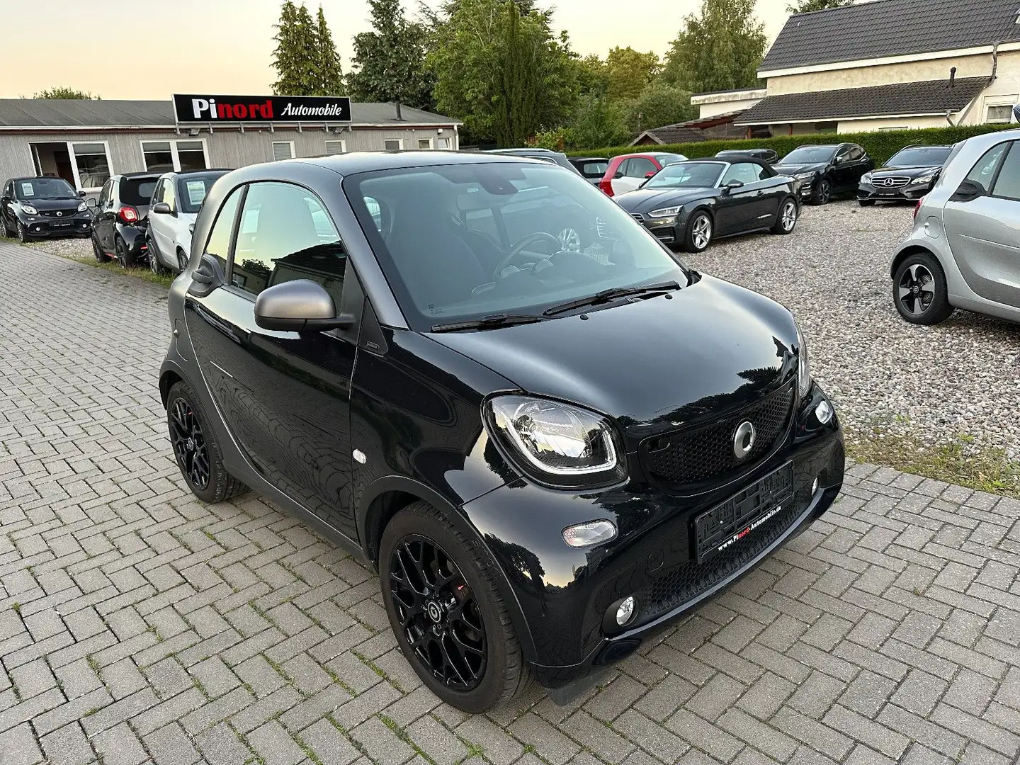 smart forTwo Passion SPORT-90PS-LED-NAVI-PANO-JBL-KAM Noir - 1