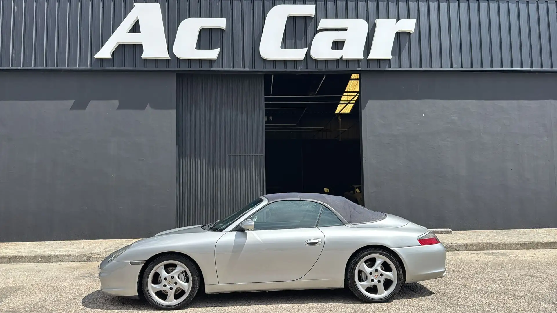 Porsche 997 Carrera 4 Cabrio Gris - 1