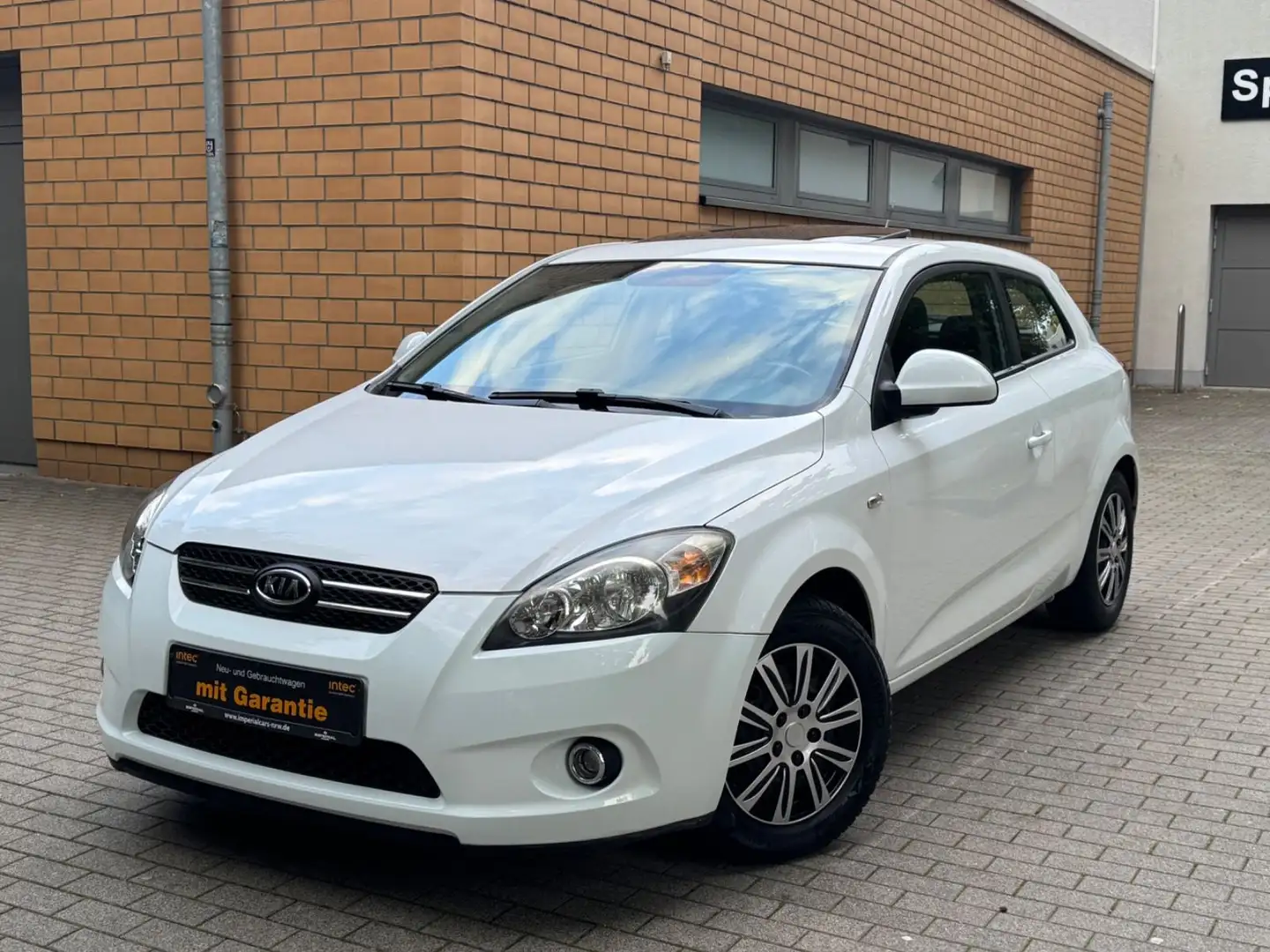Kia ProCeed / pro_cee'd /AUTOMATIK/SCHIEBEDACH/SHZ/KL Weiß - 1