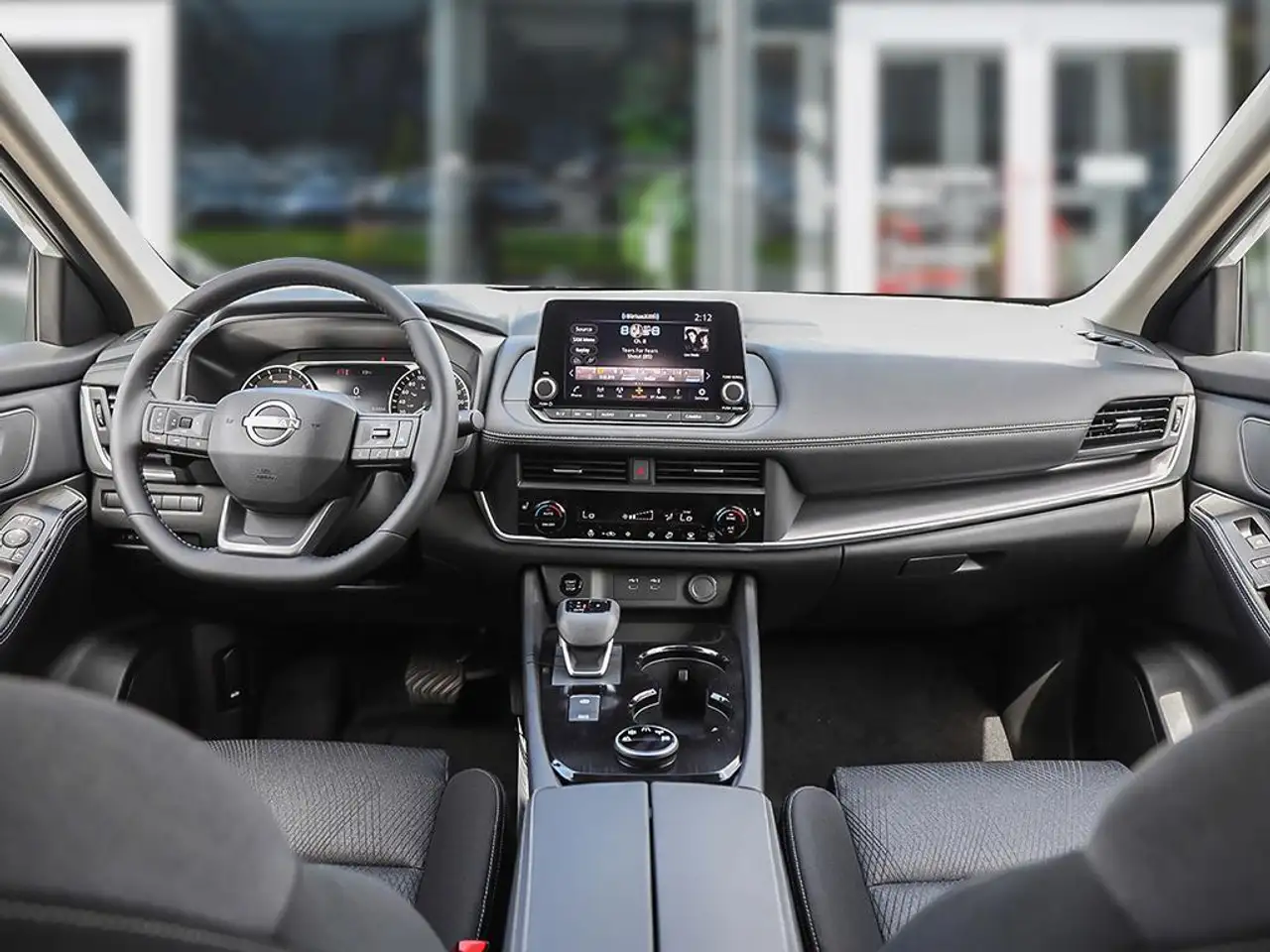 Nissan Rogue снимка Nissan Rogue