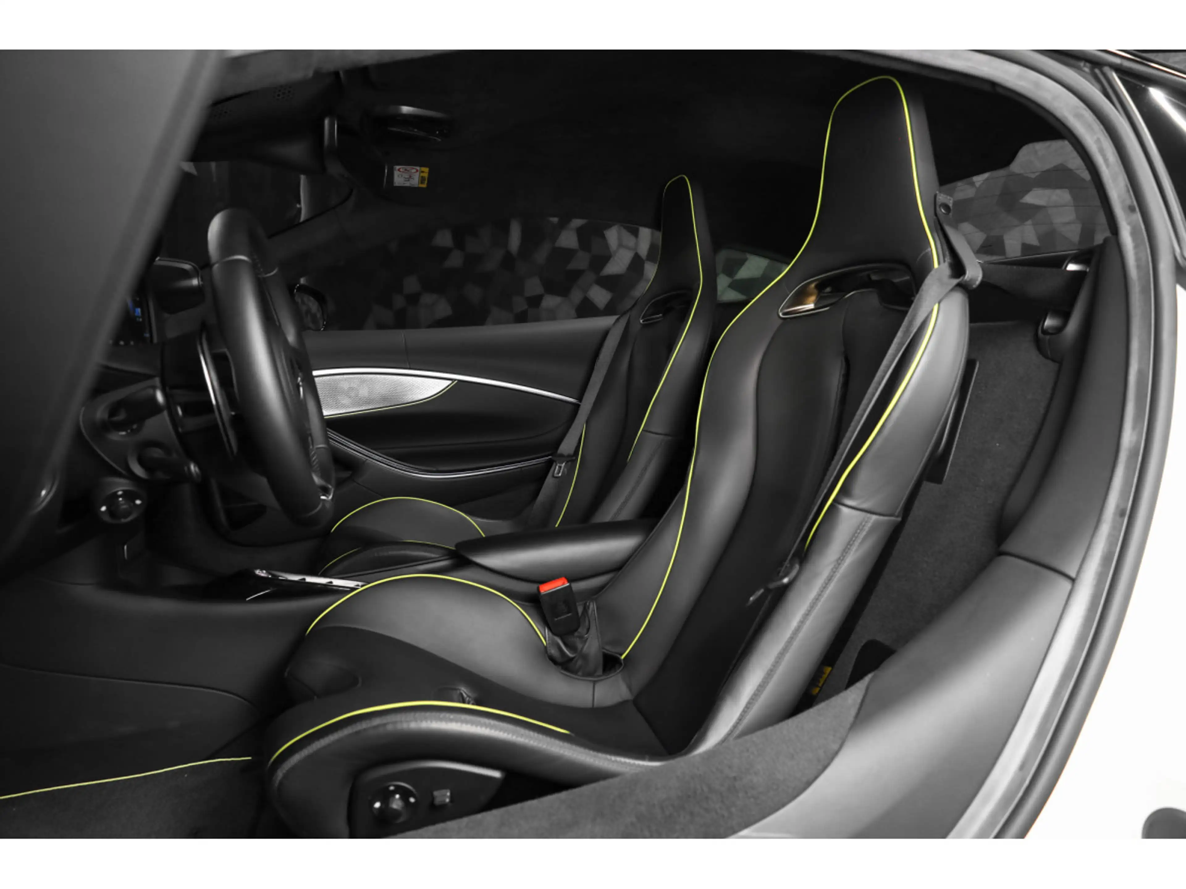 McLaren Artura Coupé V6 Hybrid — photo 9