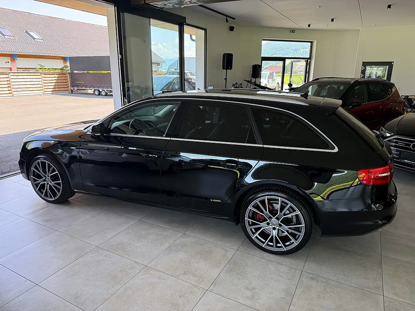 Audi A4 Avant 2,0 TDI quattro Intense S-tronic* S line Schwarz - 2