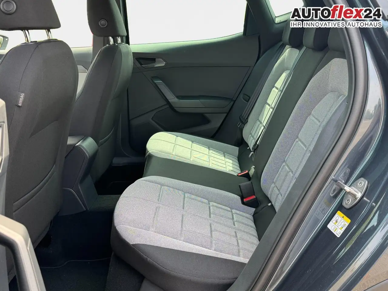 SEAT Arona FR 1.5 TSI DSG Mo26 ACC 2Zokl 2xPDC Kam SHZ Ful..., миниатюра 26