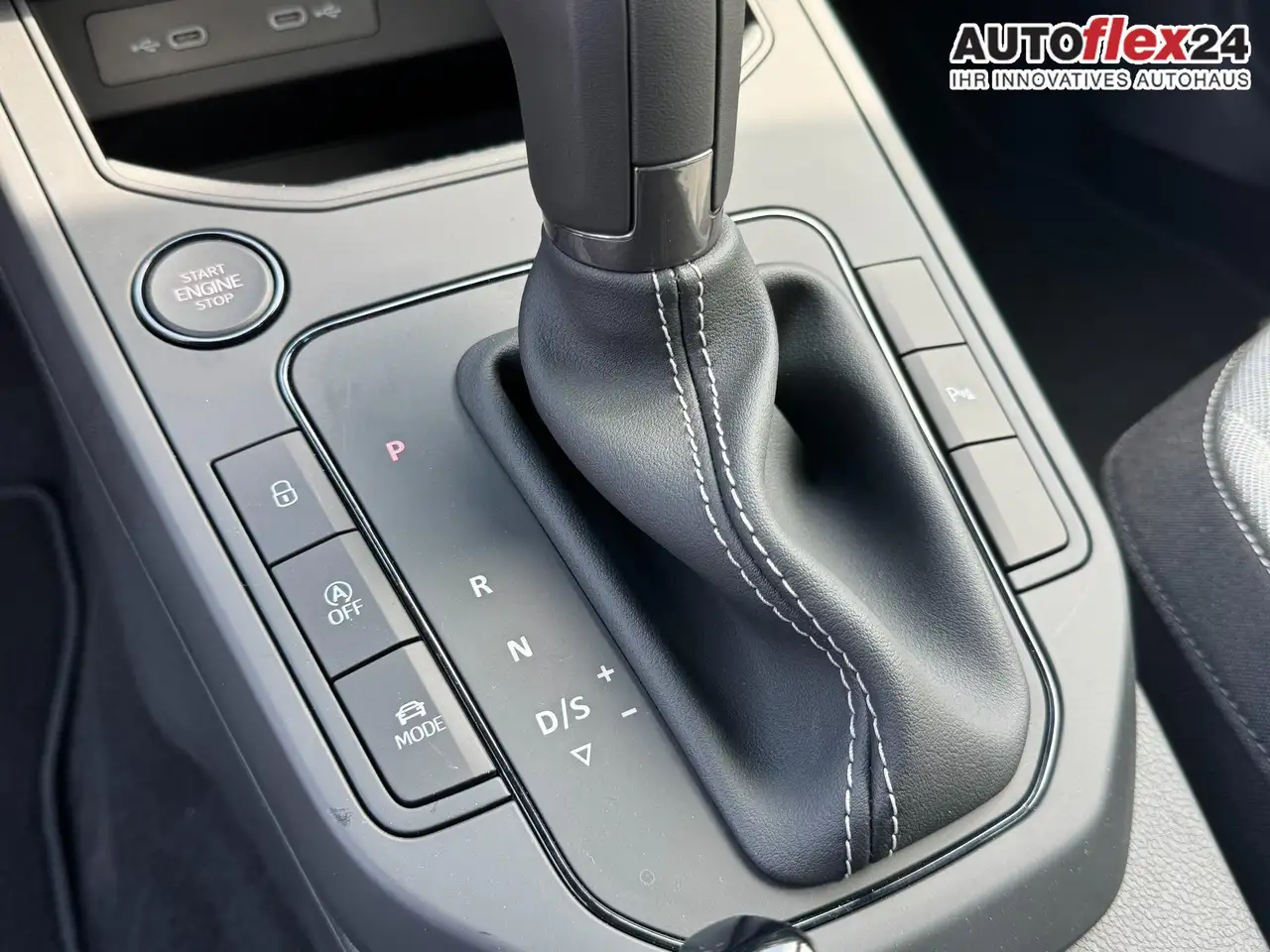 SEAT Arona FR 1.5 TSI DSG Mo26 ACC 2Zokl 2xPDC Kam SHZ Ful..., миниатюра 16