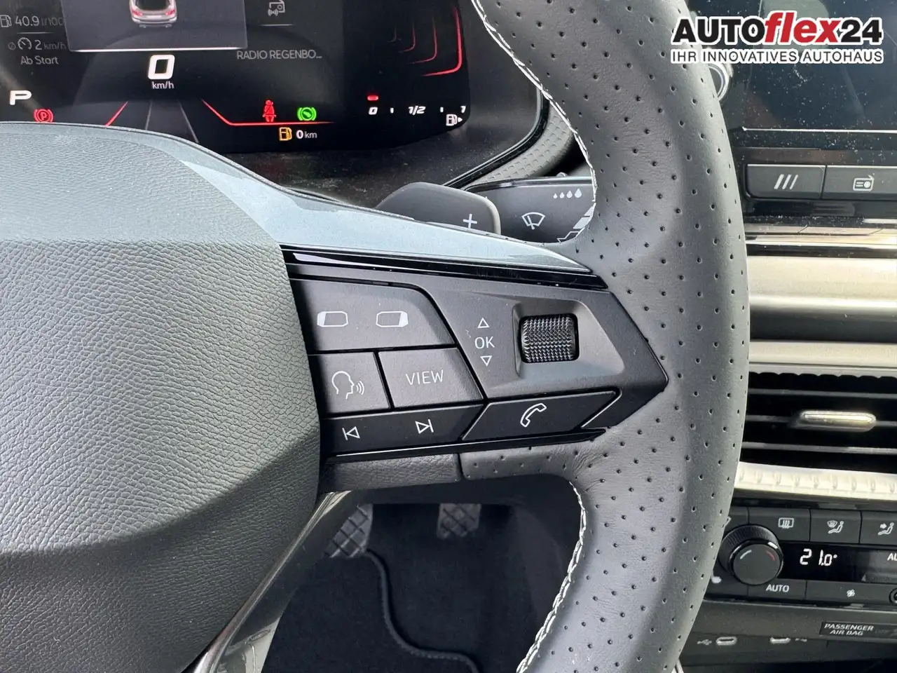 SEAT Arona FR 1.5 TSI DSG Mo26 ACC 2Zokl 2xPDC Kam SHZ Ful..., миниатюра 14