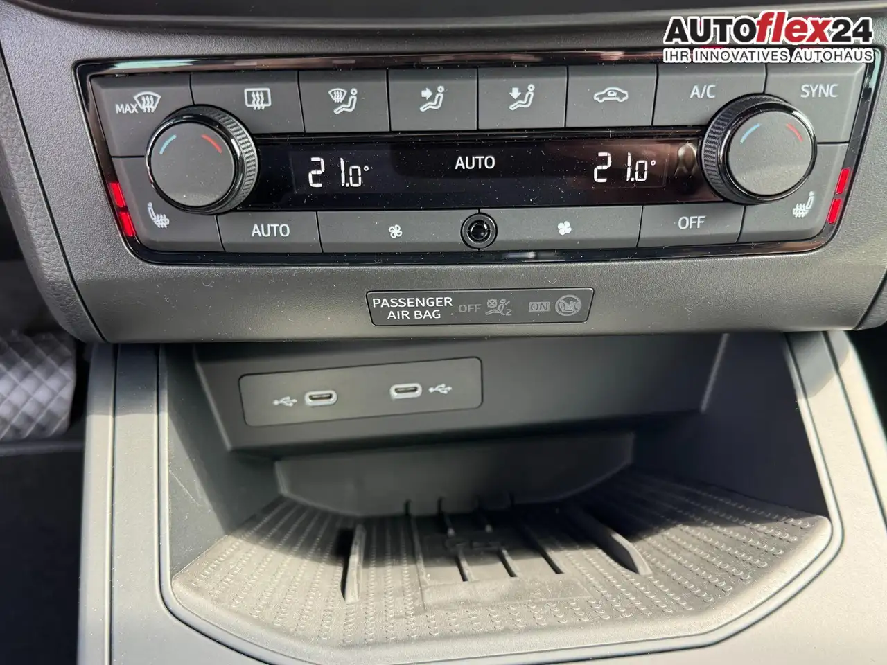 SEAT Arona FR 1.5 TSI DSG Mo26 ACC 2Zokl 2xPDC Kam SHZ Ful..., миниатюра 21