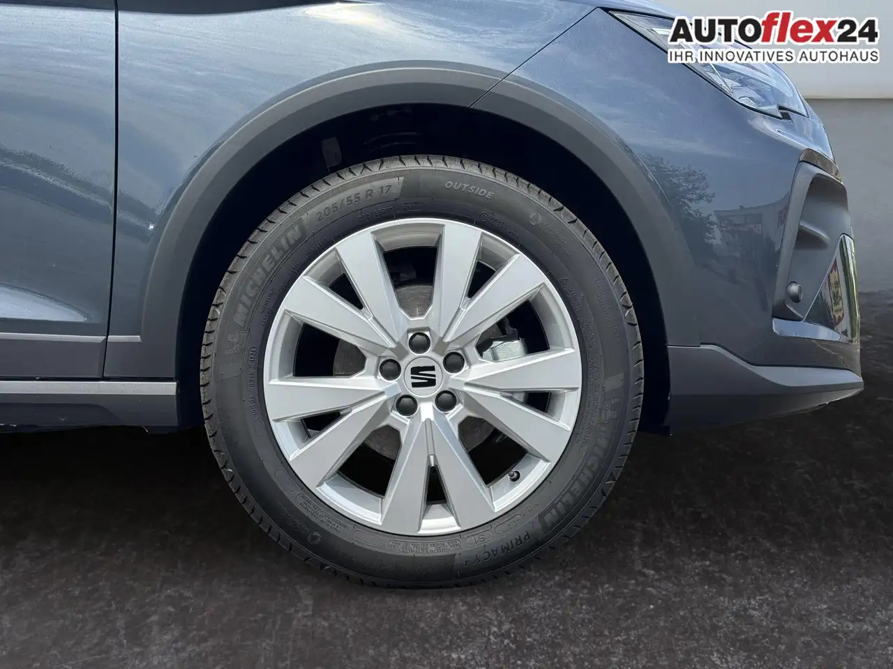 SEAT Arona FR 1.5 TSI DSG Mo26 ACC 2Zokl 2xPDC Kam SHZ Ful..., миниатюра 8