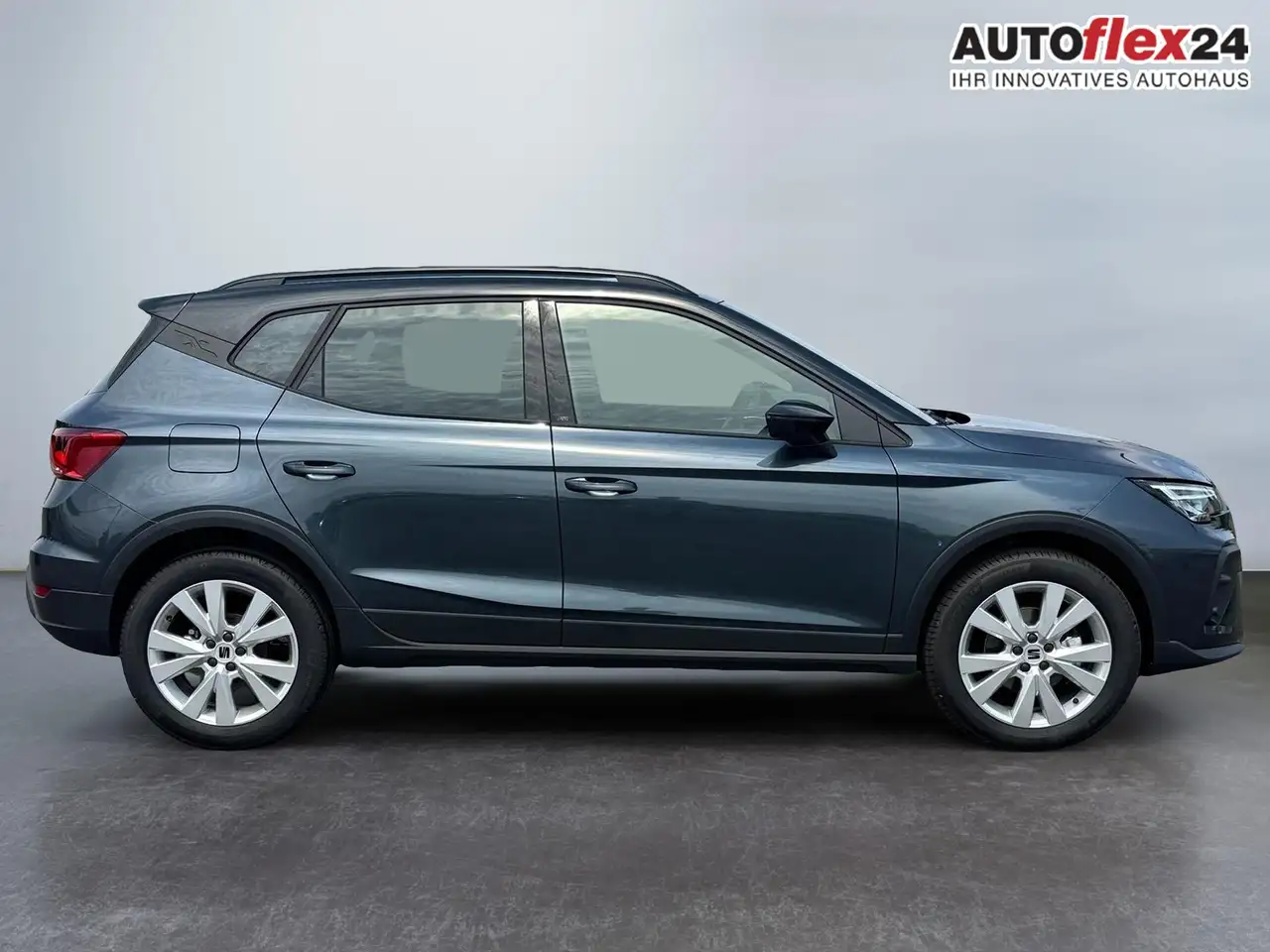 SEAT Arona FR 1.5 TSI DSG Mo26 ACC 2Zokl 2xPDC Kam SHZ Ful..., миниатюра 9