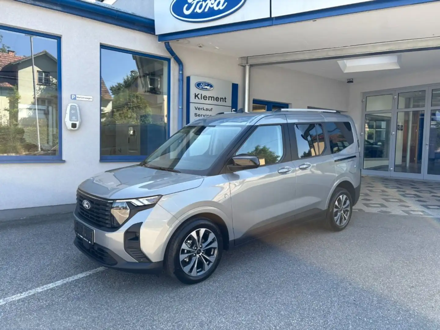 Ford Tourneo Courier Titanium 1.0 Ecoboost Silber - 1