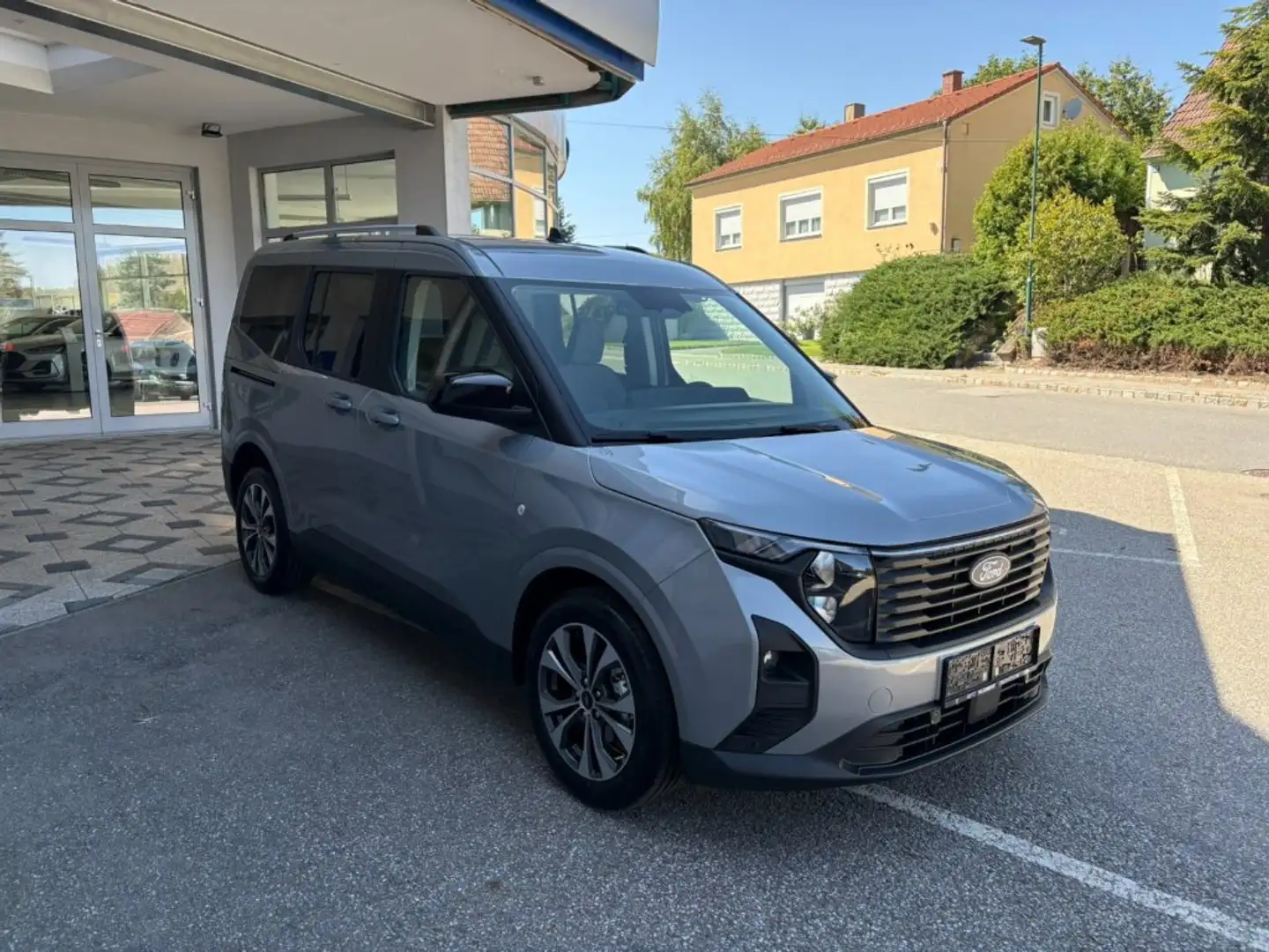 Ford Tourneo Courier Titanium 1.0 Ecoboost Silber - 2