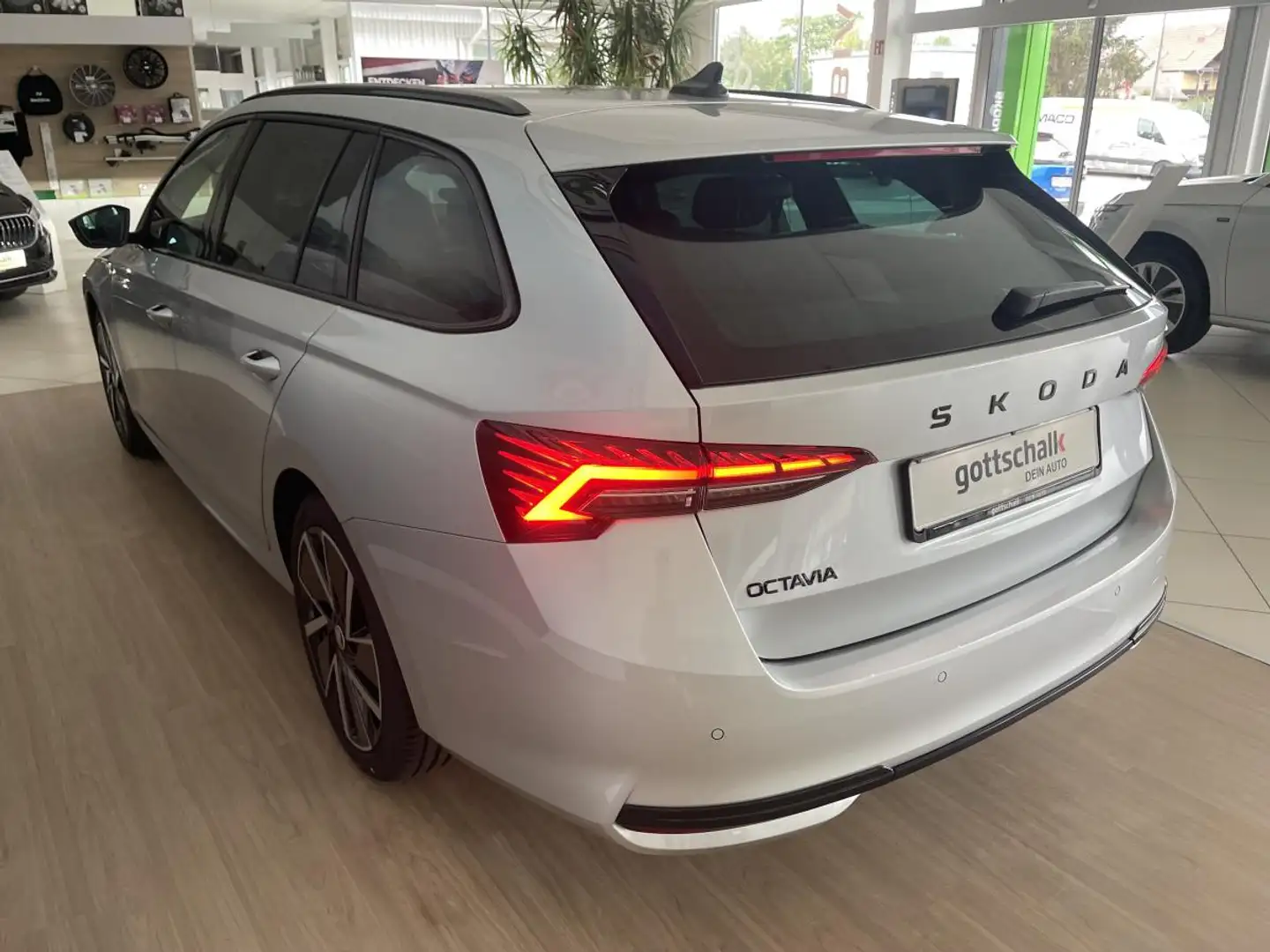 Skoda Octavia Combi FACELIFT SPORTLINE Matrix Silber - 2