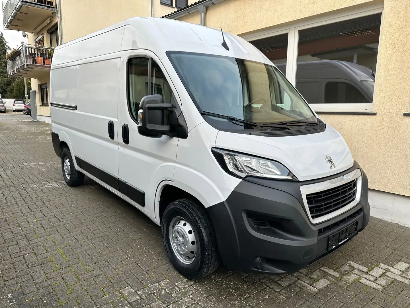 Peugeot Boxer Kasten Hochraum 333 L2H2 Premium BlueHDi Weiß - 1