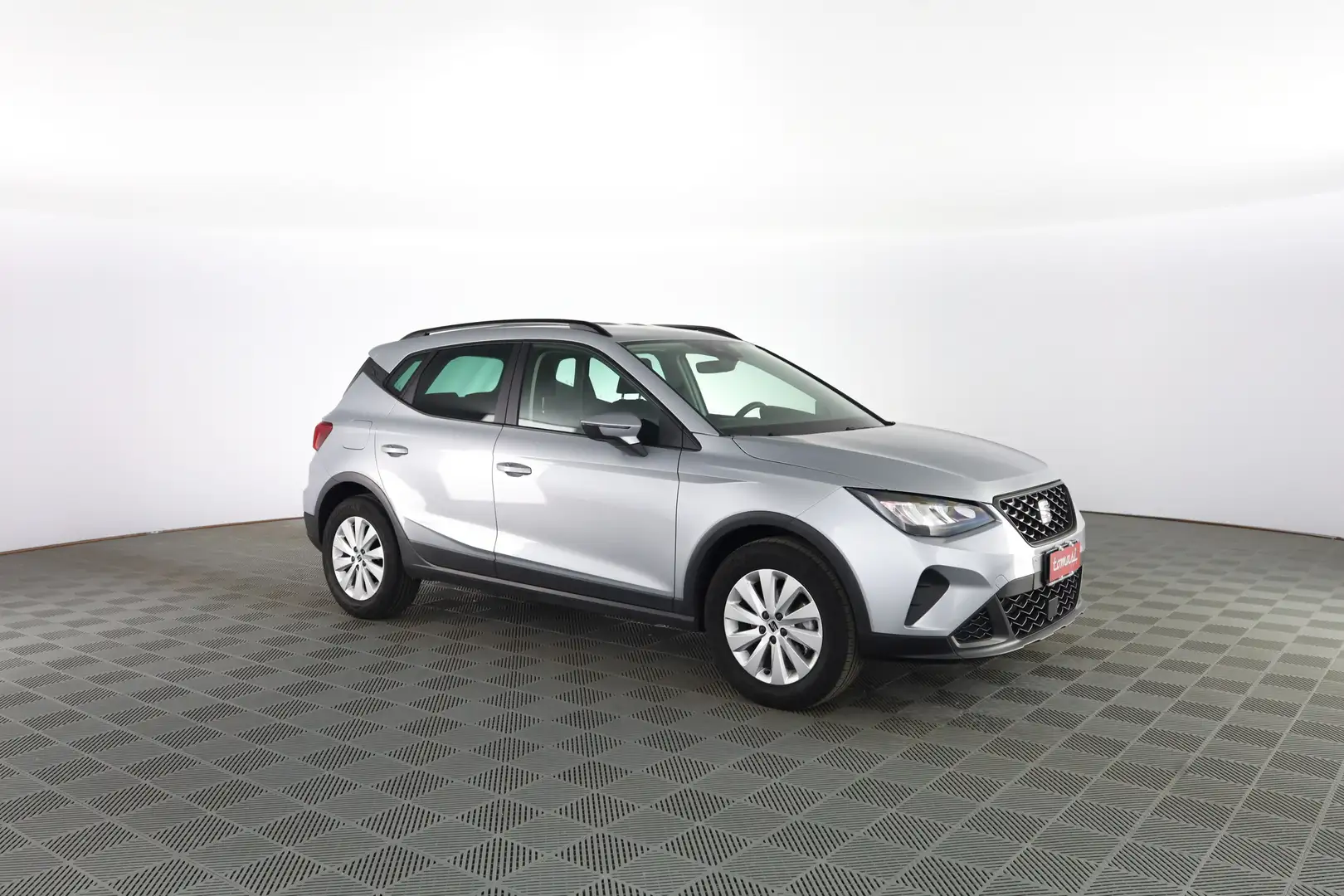 SEAT Arona 1.0 EcoTSI Style  NAVIGATION PACK,SPRING PACK,STOR Argento - 2