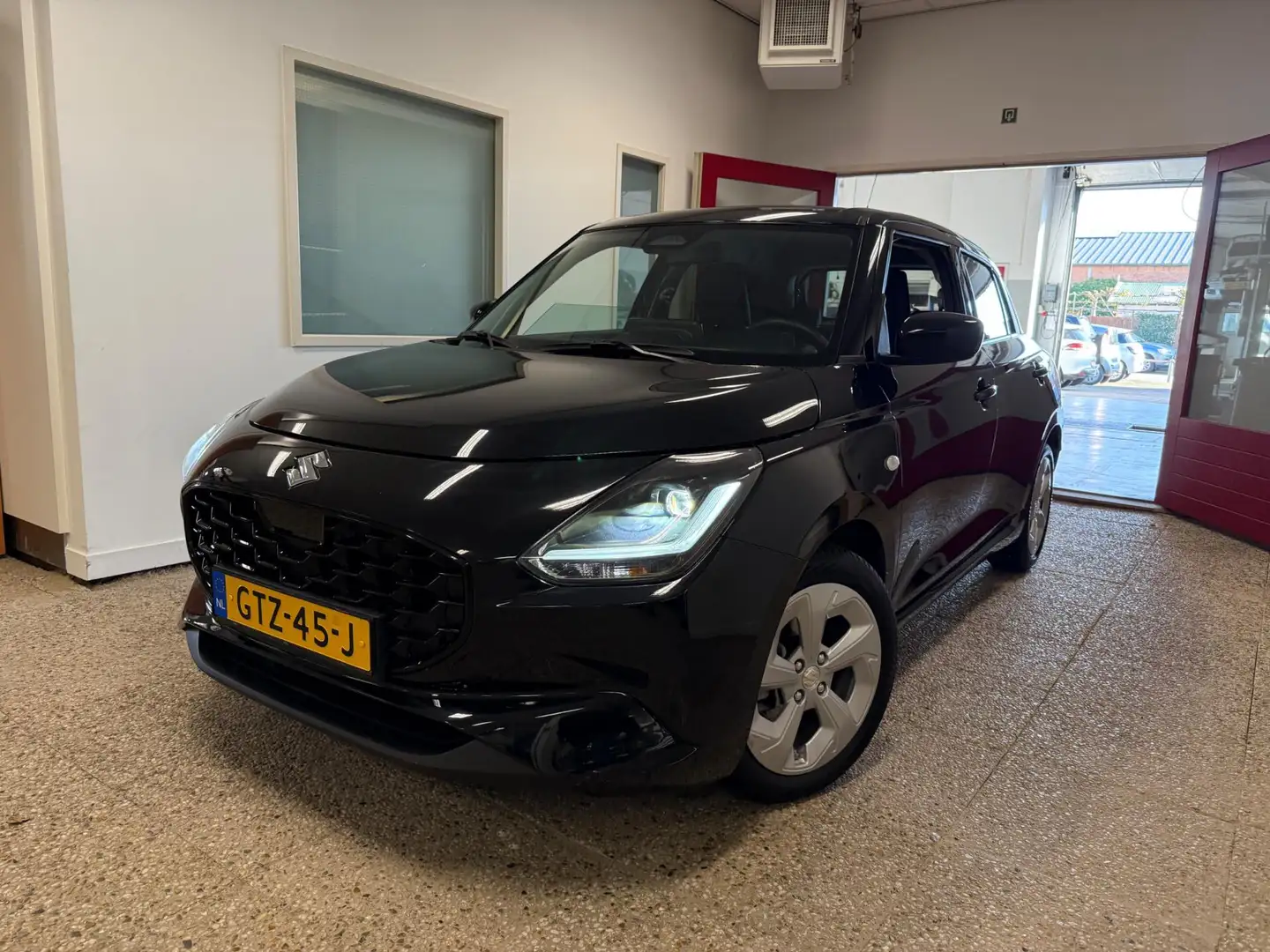 Suzuki Swift 1.2 Select Smart Hybrid | Navi| All Season |Carpla Noir - 1