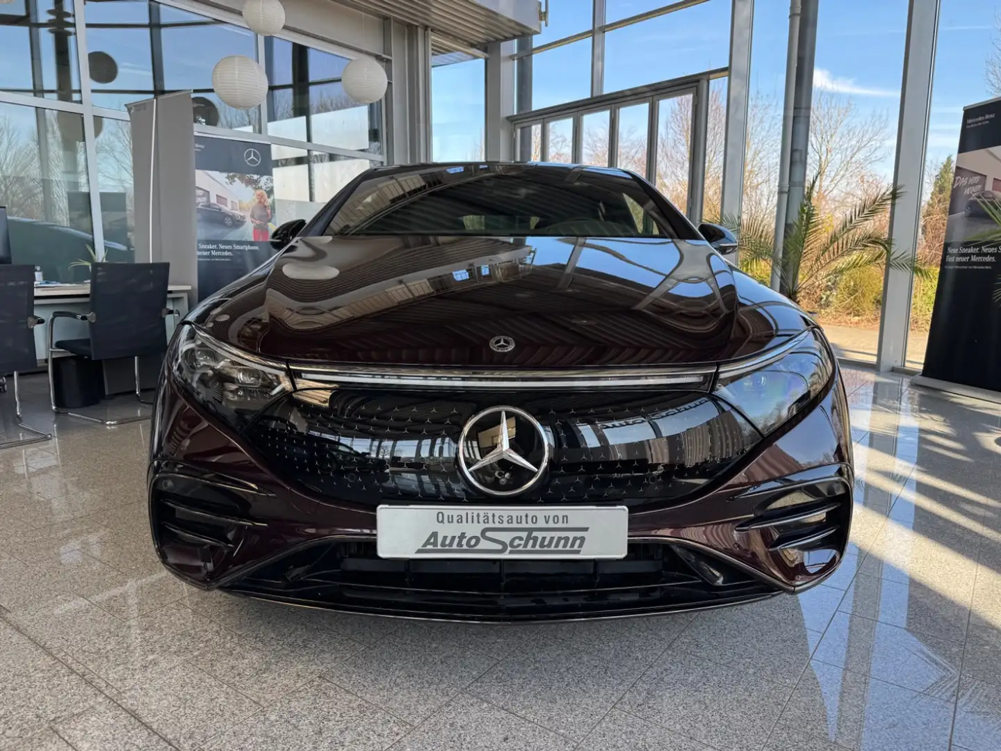 Mercedes-Benz EQS 500 4M AMG +MBUX+Night+Pano+Hyperscreen Red - 2