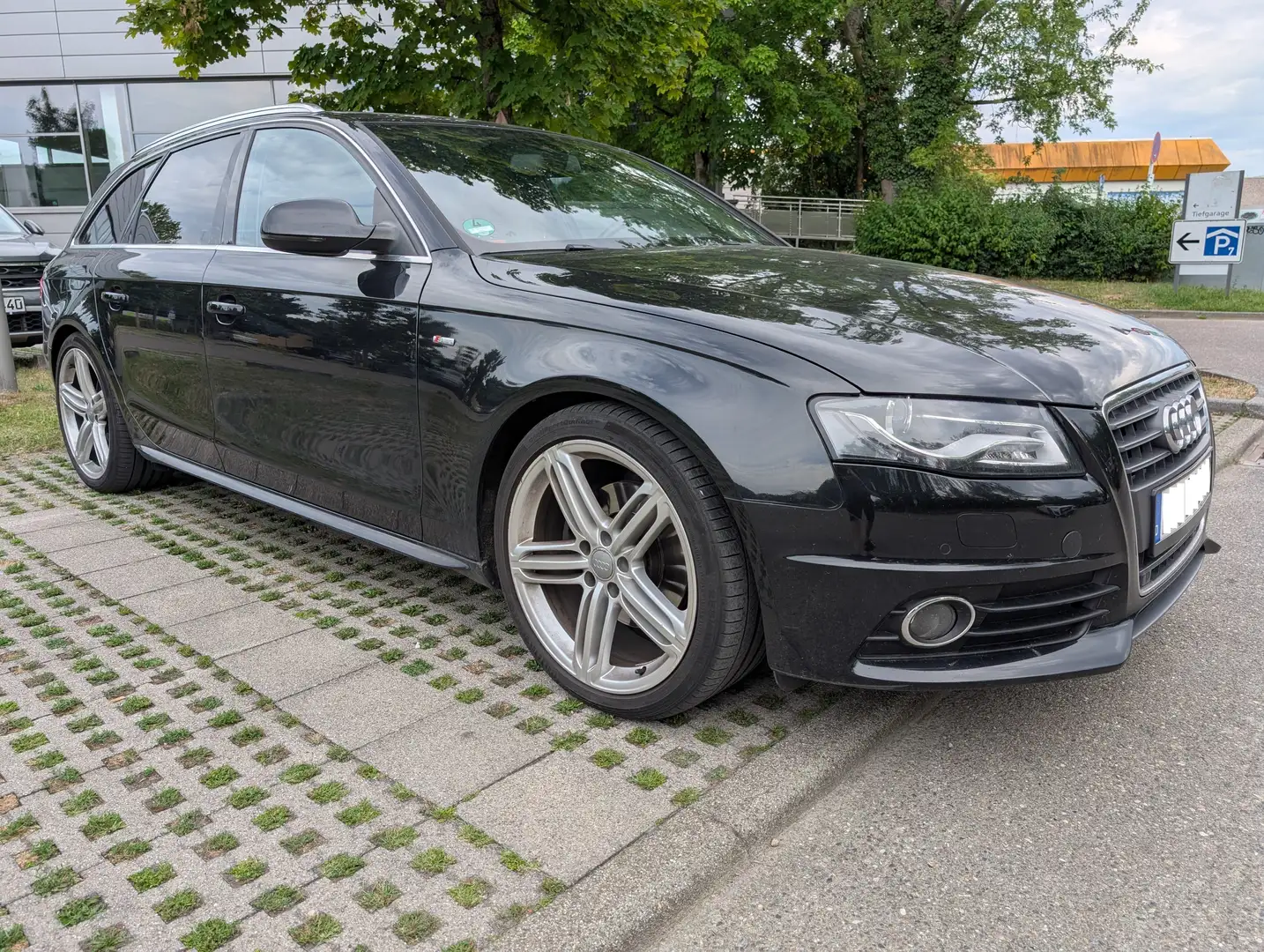 Audi A4 Avant 2.0 TFSI S line - Panorama, Motor überholt Schwarz - 1