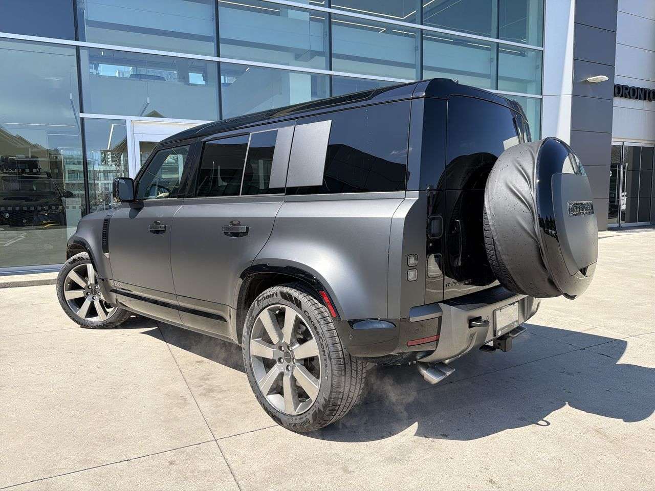2026 Land Rover Defender 110 P525 V8 thumb 6