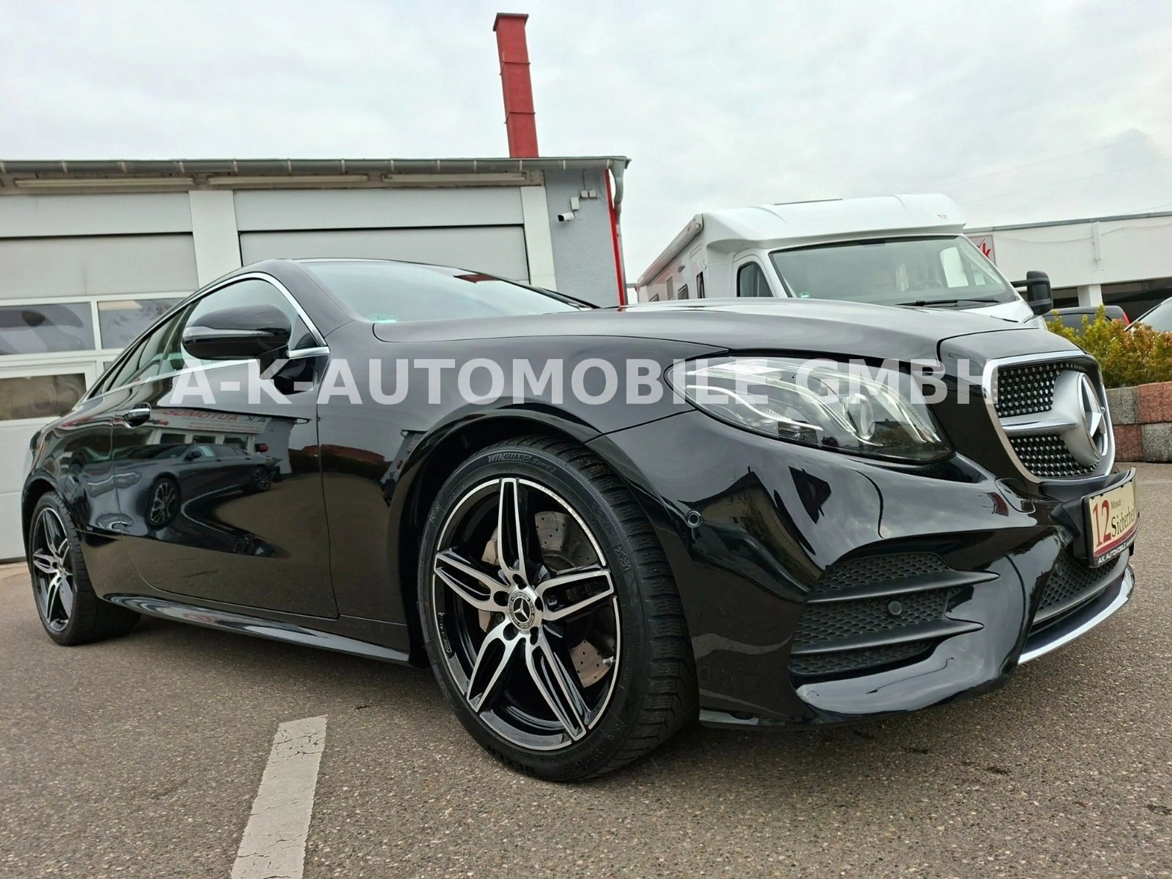 Mercedes-Benz E 350 Coupe AMG-Line — photo 4