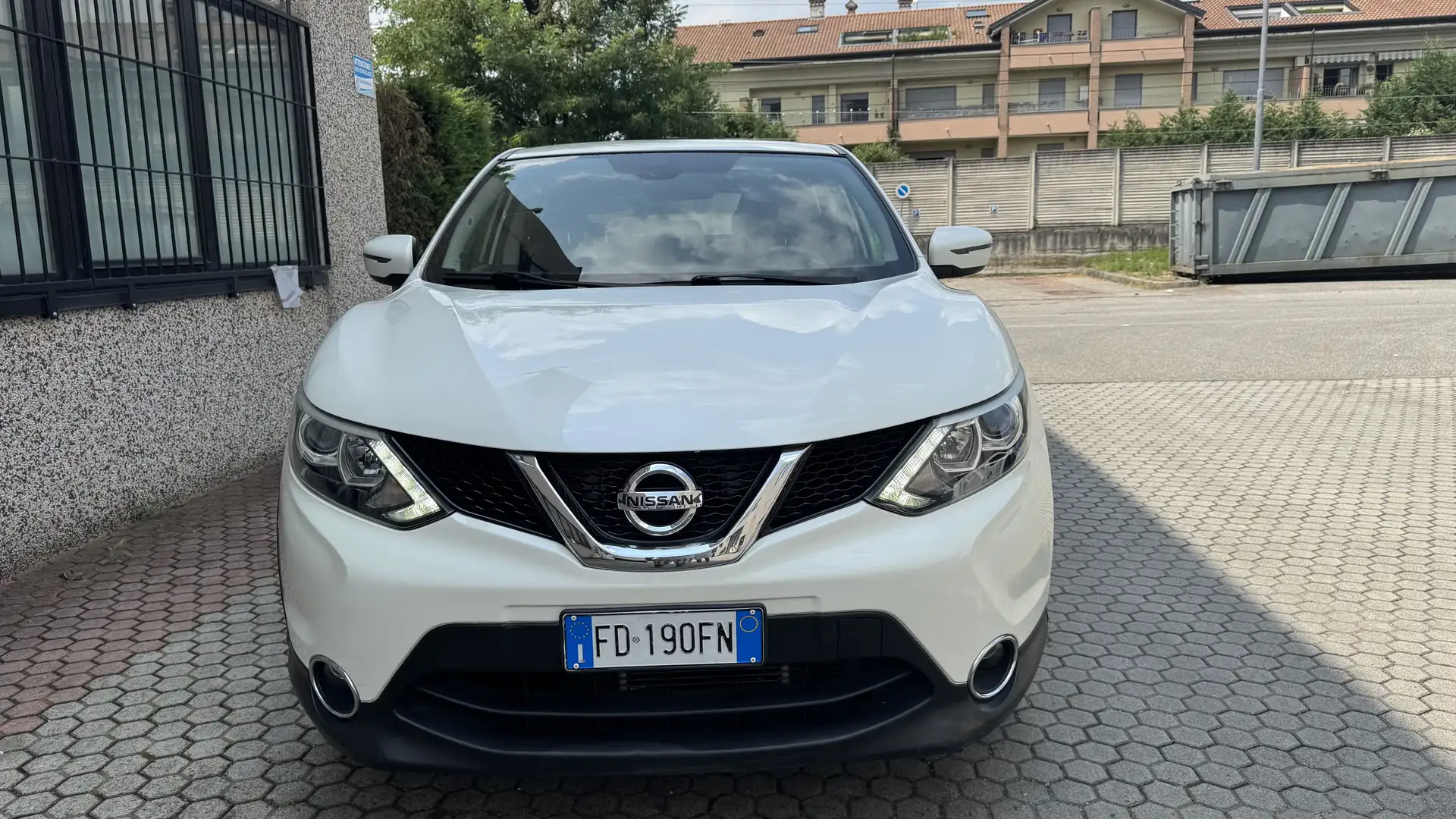 Nissan Qashqai 1.6 dci Visia 2wd 130cv xtronic EURO6 Bianco - 1