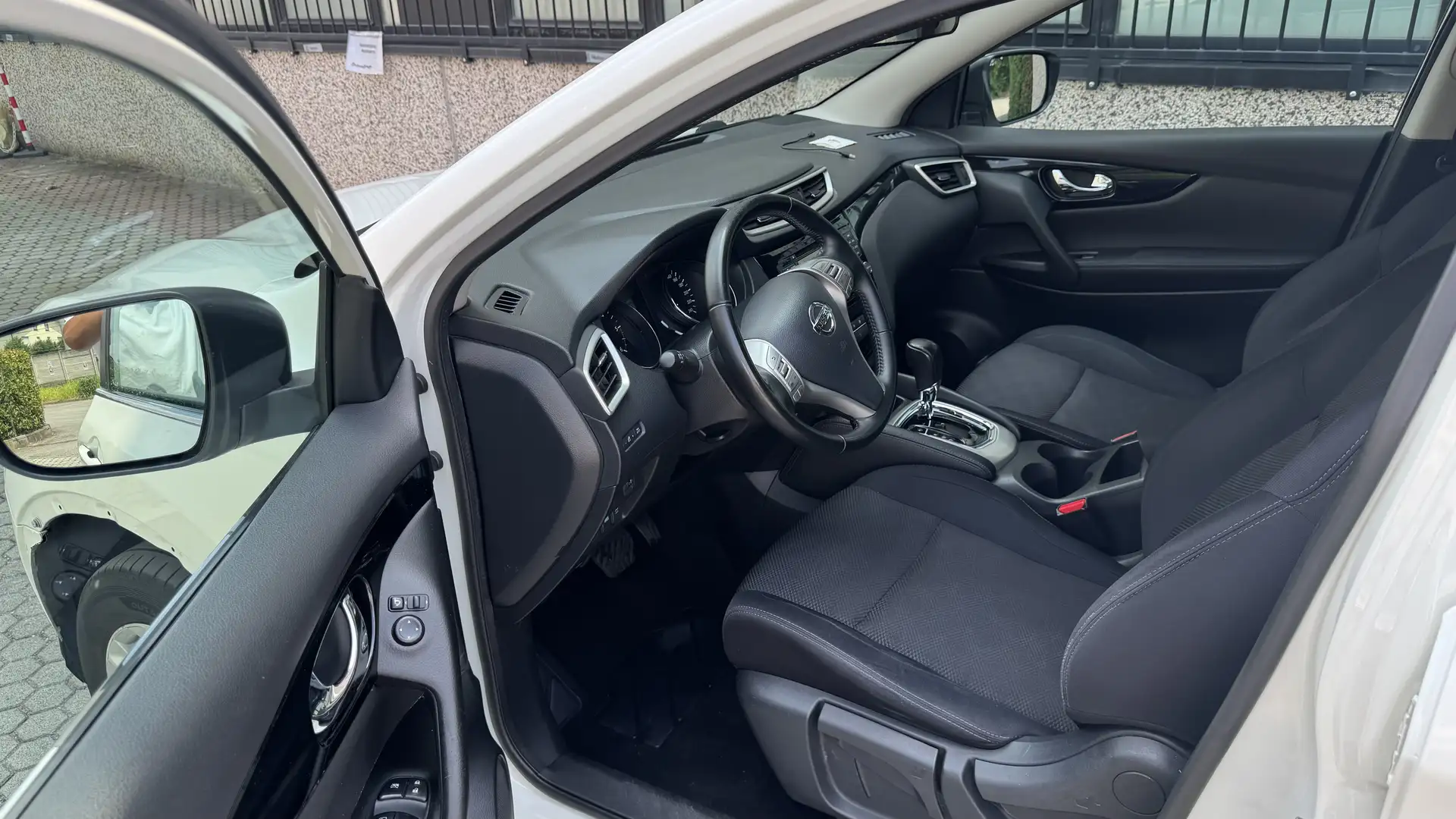 Nissan Qashqai 1.6 dci Visia 2wd 130cv xtronic EURO6 Bianco - 2