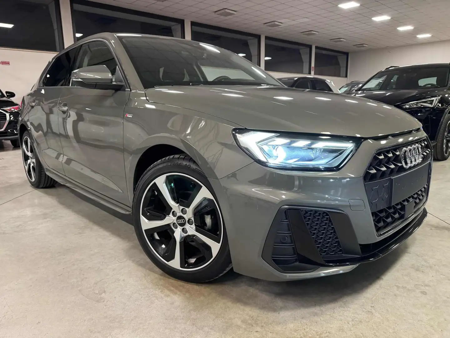 Audi A1 SPB 25 TFSI S tronic S line Grigio - 2