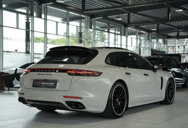 Porsche Panamera view 8