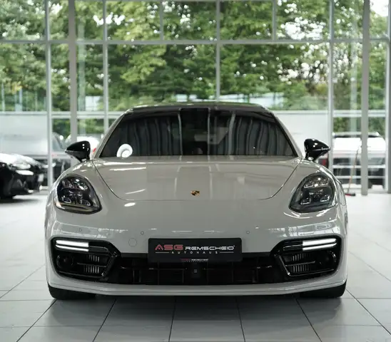 Porsche Panamera view 3