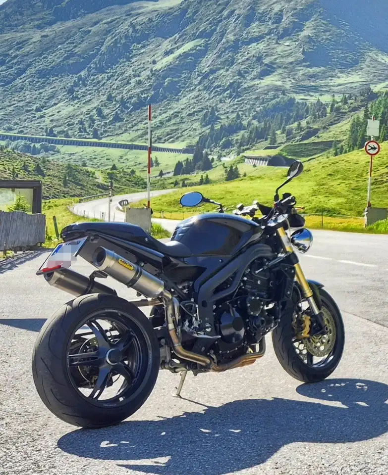 Triumph Speed Triple 1050