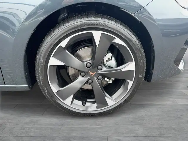 Cupra Leon view 8