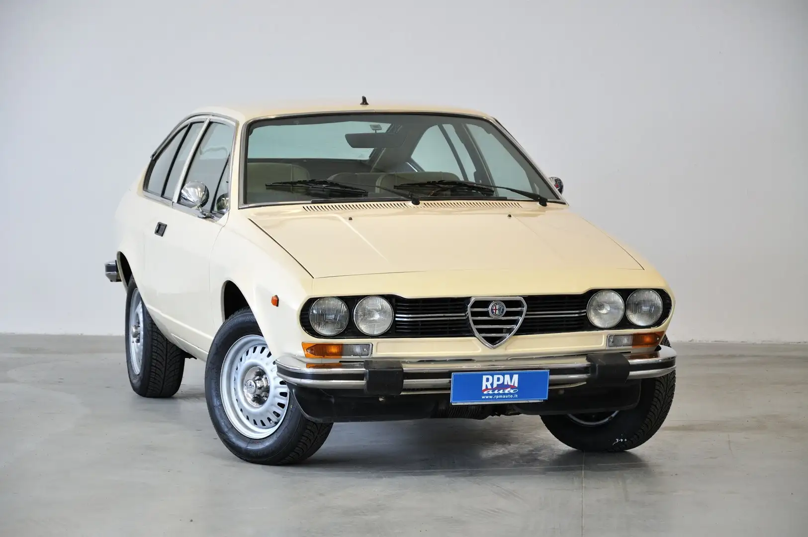 Alfa Romeo Alfetta GTV 2.0 122cv Beige - 1
