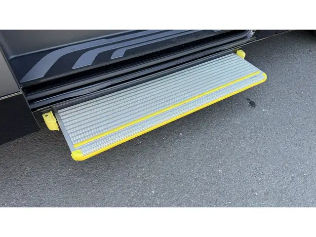 Mercedes-Benz Sprinter view 13