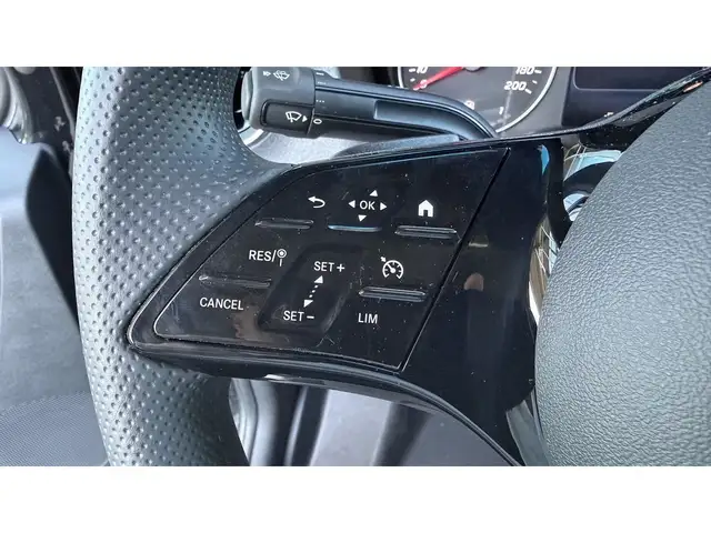 Mercedes-Benz Sprinter view 15