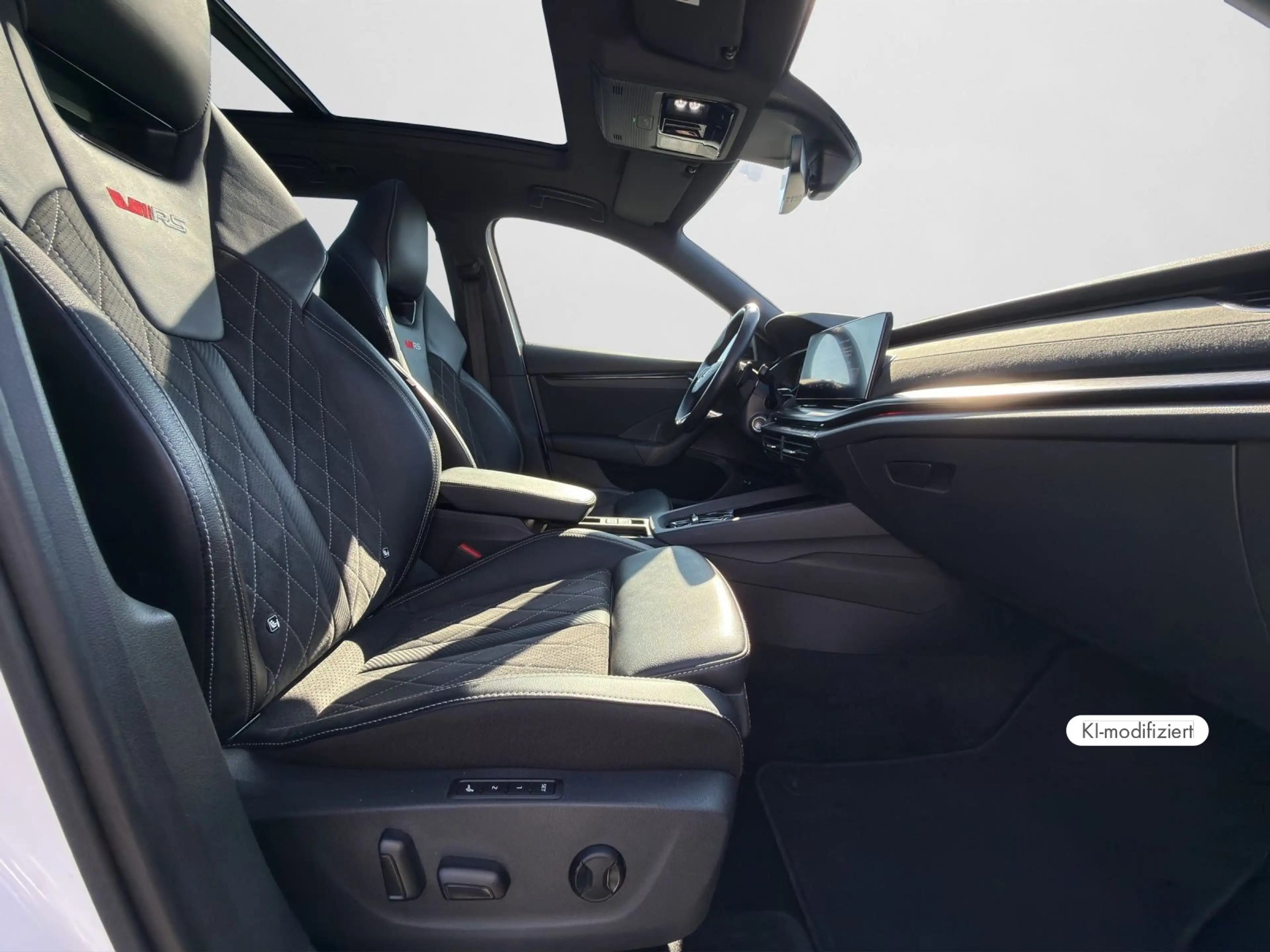 Skoda Octavia Combi RS 2,0 TDI DSG PLUS EDITION NAV PA — photo 4