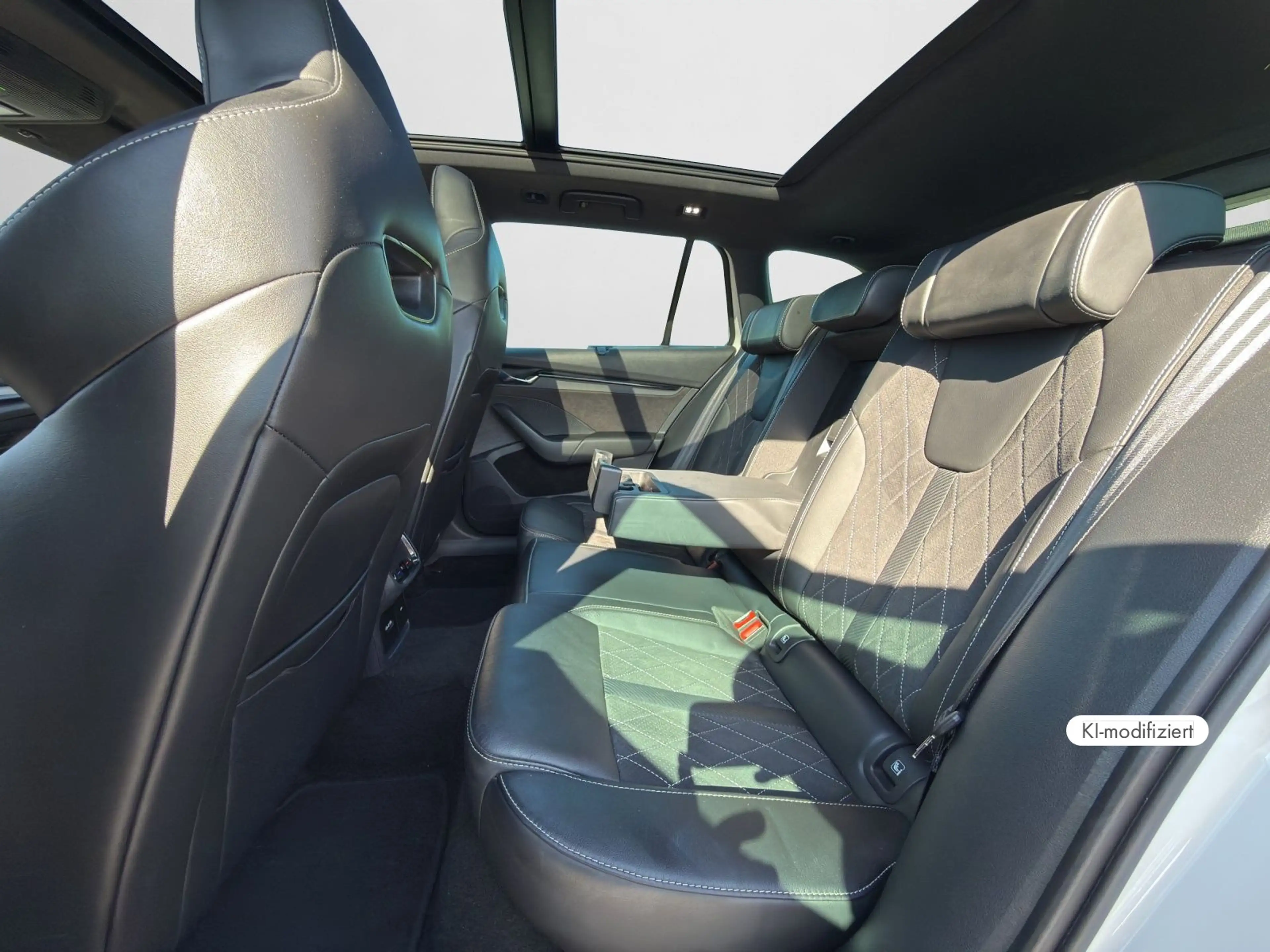 Skoda Octavia Combi RS 2,0 TDI DSG PLUS EDITION NAV PA — photo 14