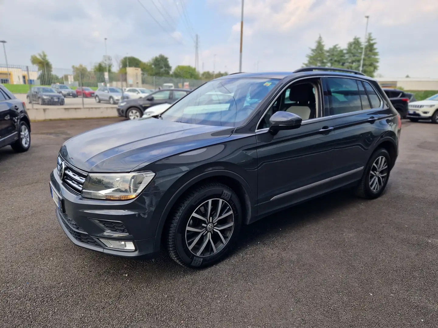 Volkswagen Tiguan Tiguan 1.6 tdi Business 115cv Grigio - 1